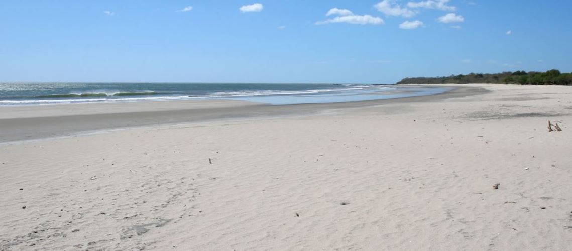 Playa solitaria en Nicaragua